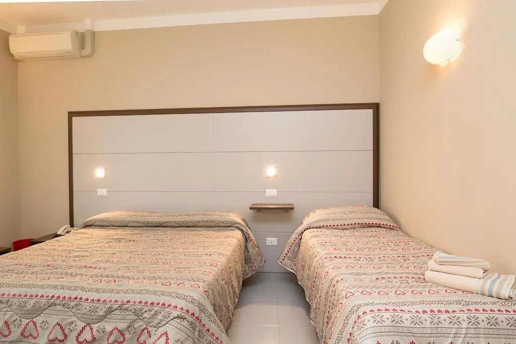 Hotel Olimpia Sirmione 2*,