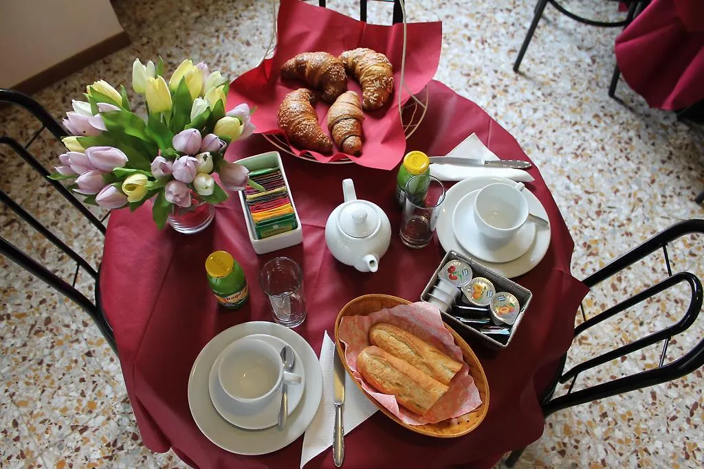 **  Hotel Olimpia Sirmione Italy